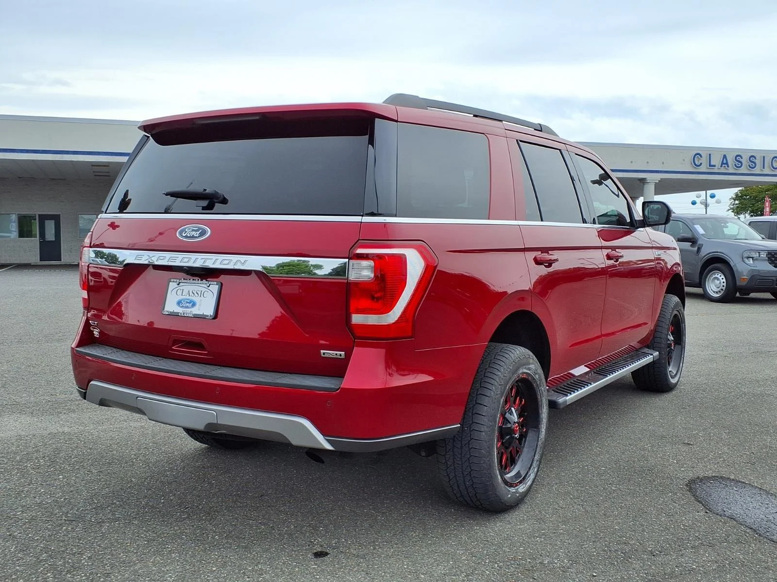 Used 2021 Rapid Red Metallic Tinted Clearcoat Ford XLT image 2