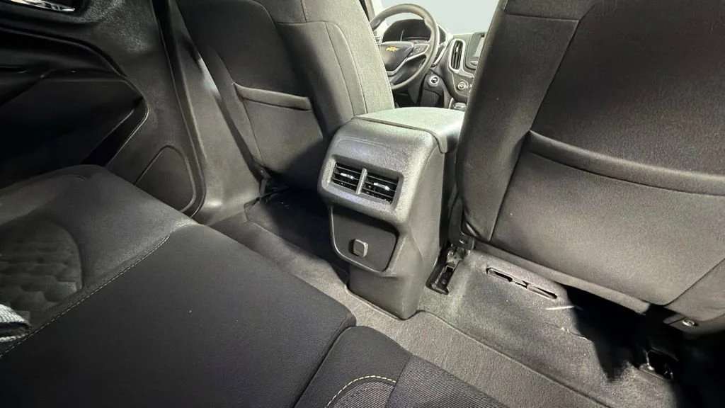 Used 2018 SILVER ICE METALLIC Chevrolet LT image 29
