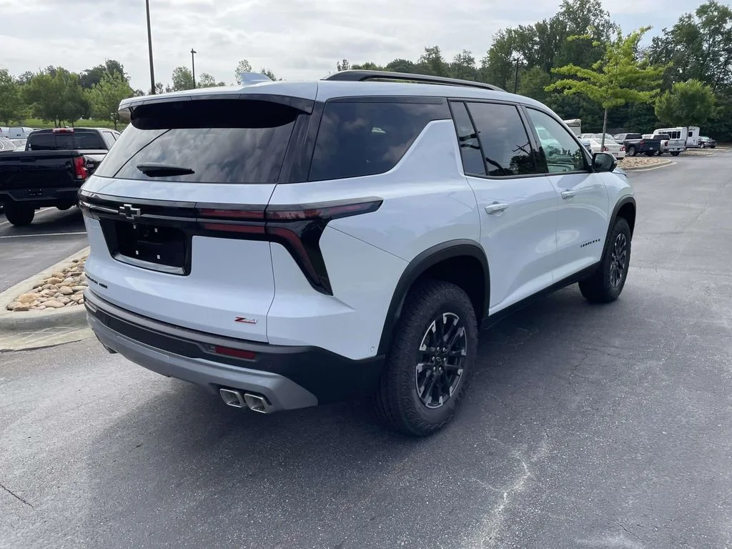 New 2026 Polar White Tricoat Chevrolet Z71 image 6