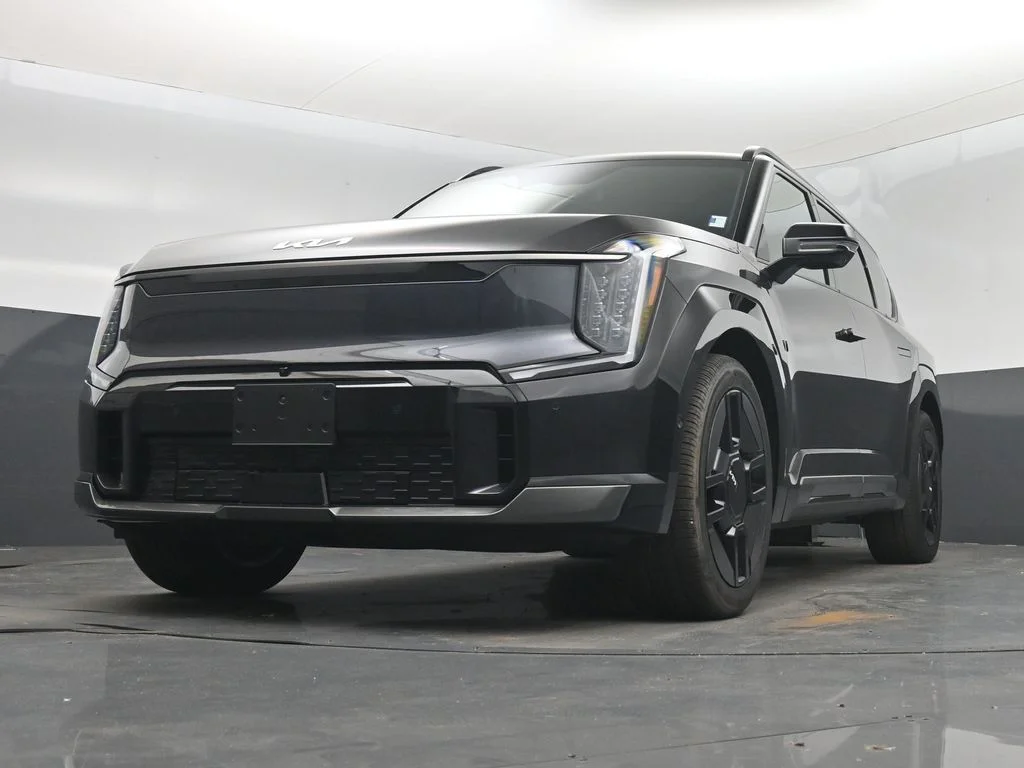 Certified Used 2024 Gray Kia GT-Line image 31