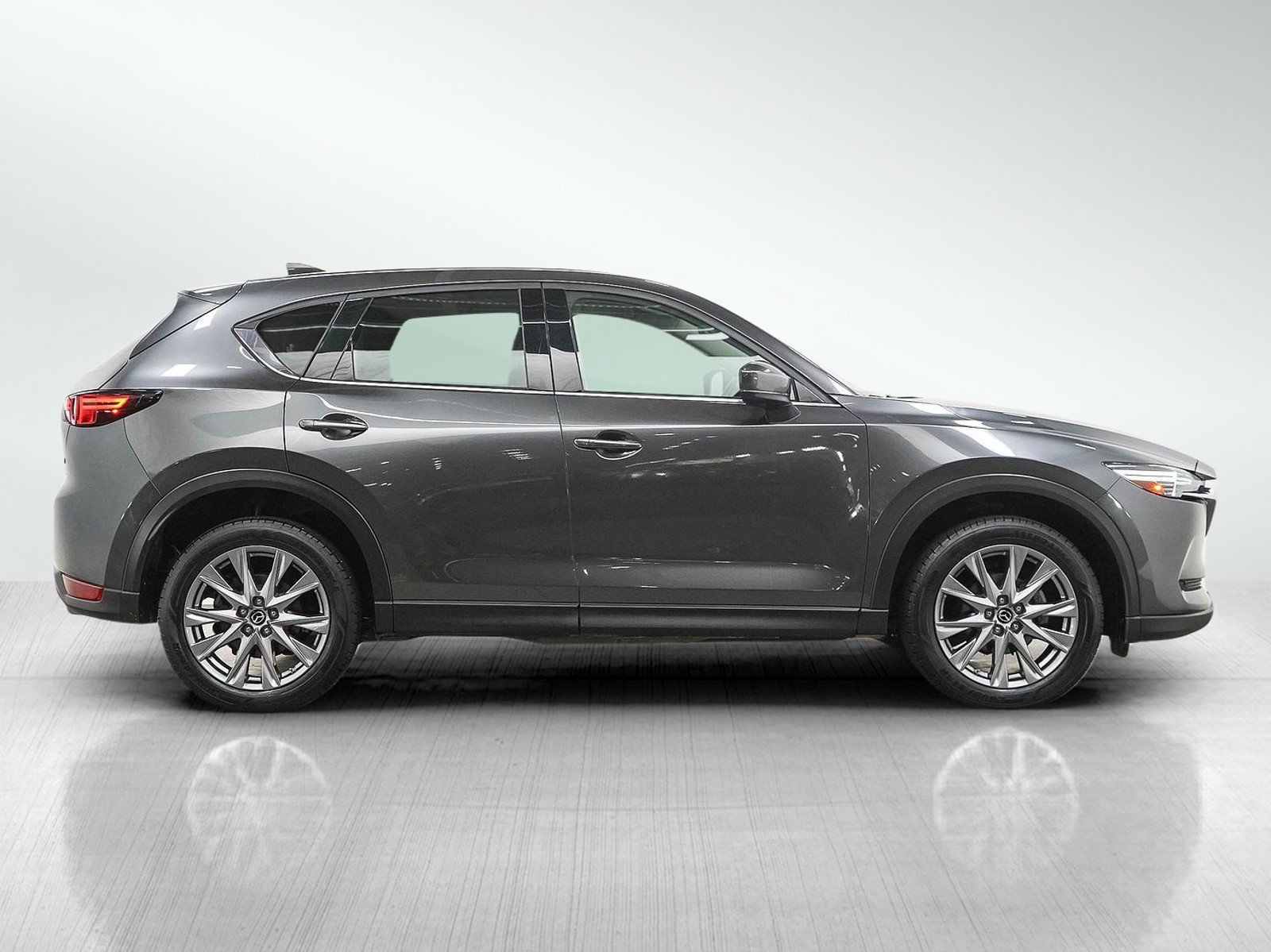 Used 2019 Machine Gray Metallic Mazda Grand Touring image 6