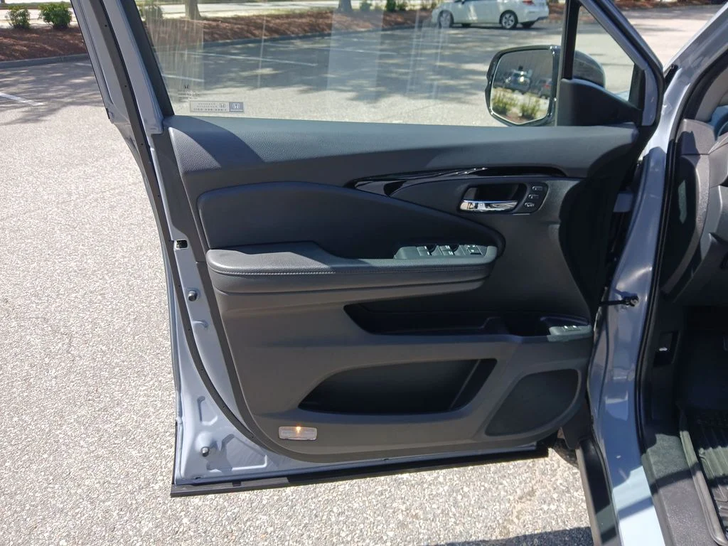 Used 2022 Blue Honda Elite image 19