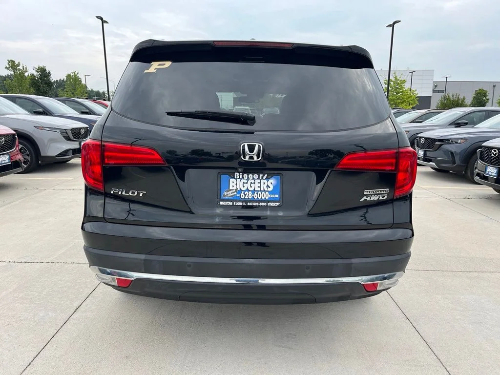 Used 2017  Honda Touring image 8