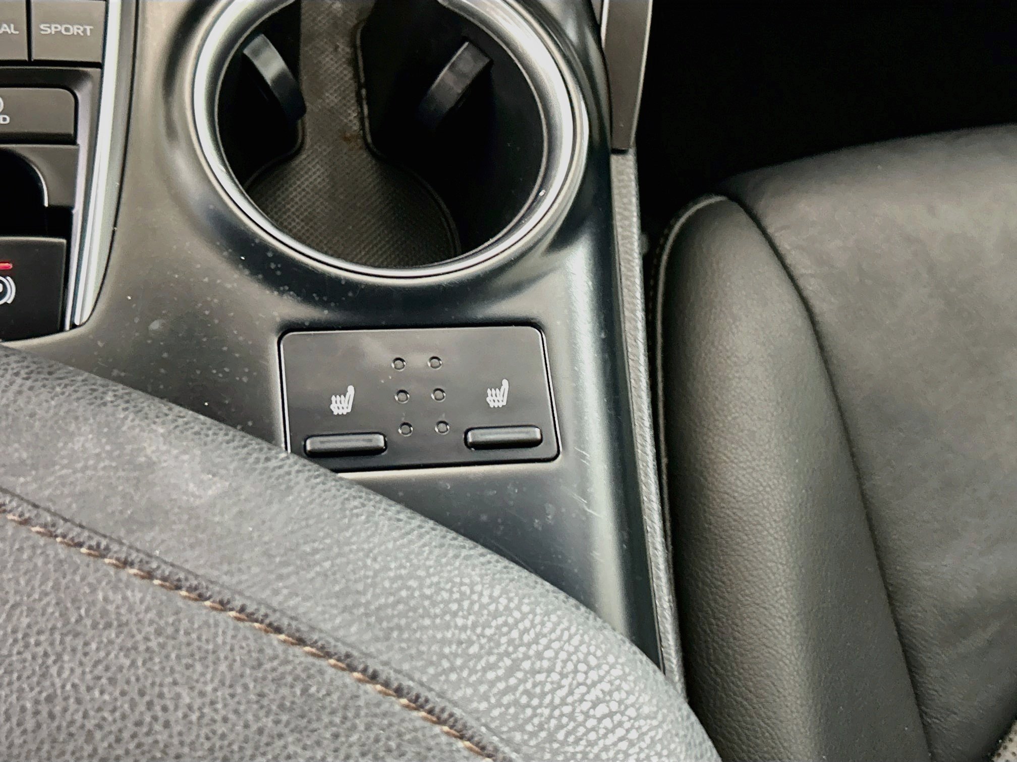 Used 2018 Wind Chill Pearl Toyota XLE image 20