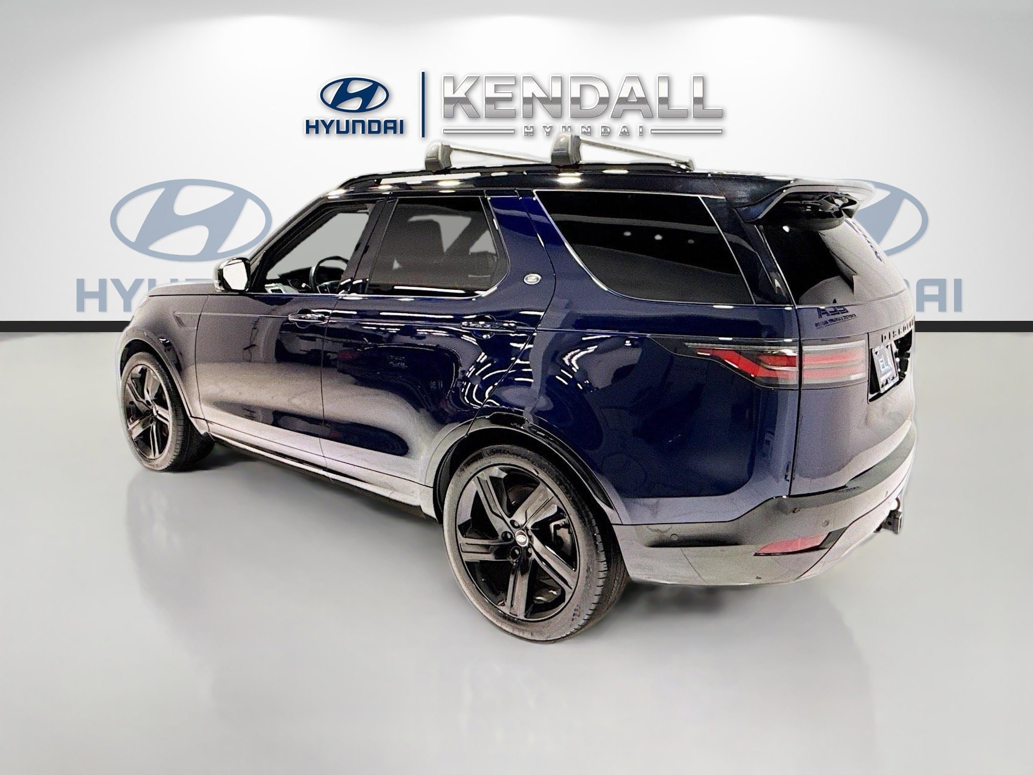 Used 2023 Portofino Blue Metallic Land Rover HSE R-Dynamic image 4