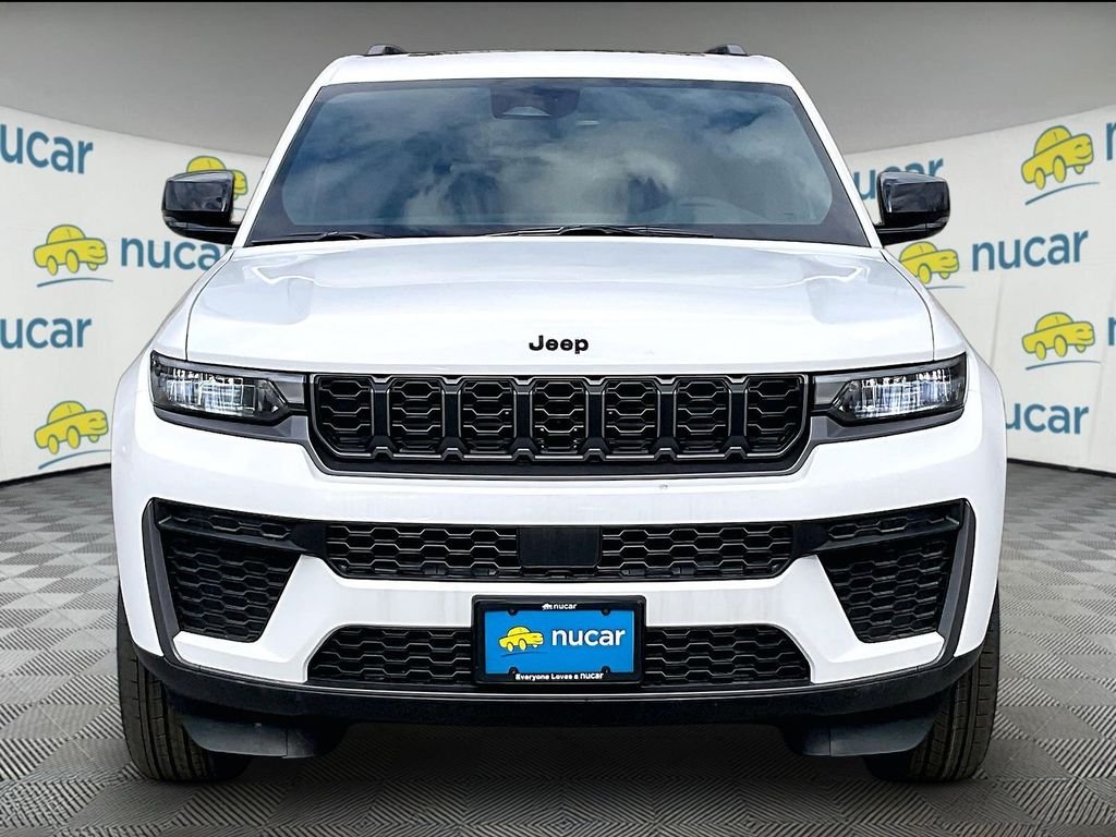New 2026 Bright White Clear-Coat Exterior Paint Jeep Altitude image 3