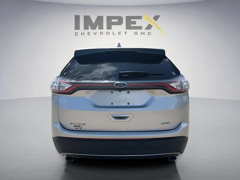 Used 2018  Ford SEL image 4