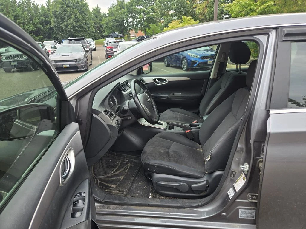 Used 2015 Gray Nissan SV image 9