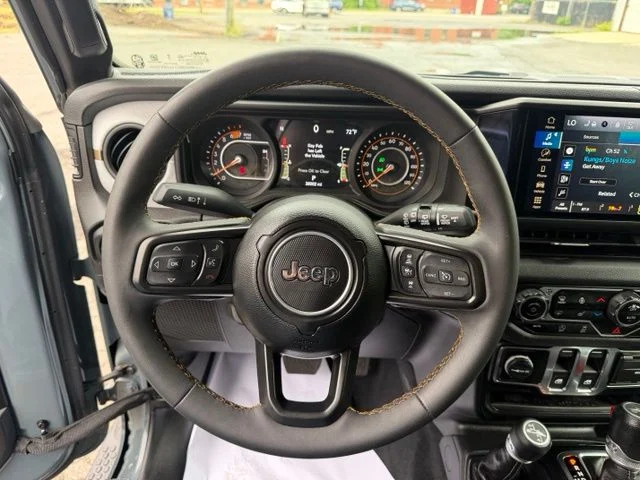 Used 2024 Gray Jeep Sport S image 17