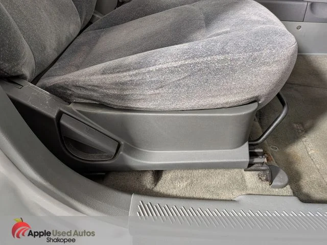 Used 2004 Silver Hyundai GLS image 32