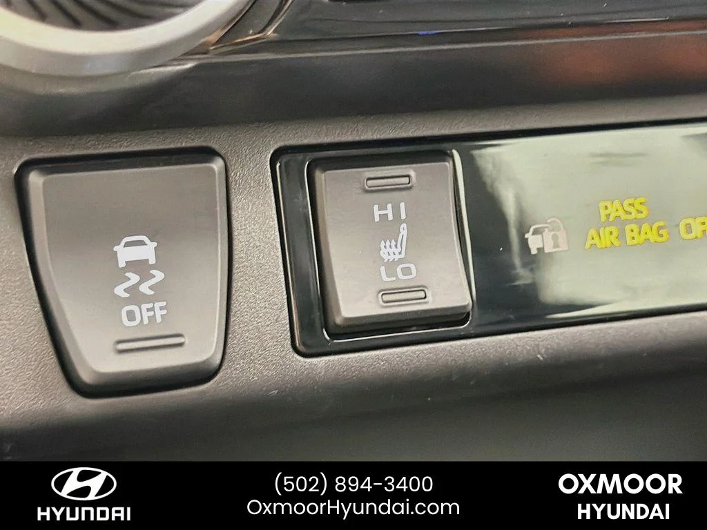 Used 2025 Wind Chill Pearl Toyota Hybrid XLE Premium image 20