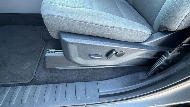 Used 2025 Gray Ford XLT image 22