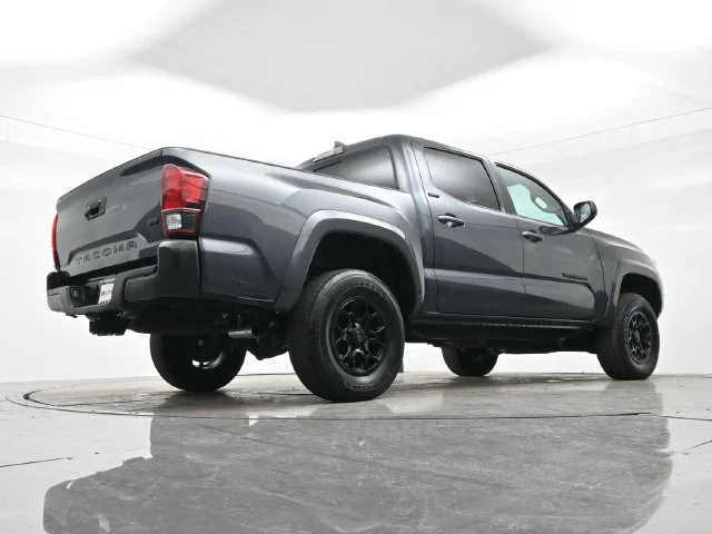 Used 2022 Magnetic Gray Met Toyota SR5 image 27