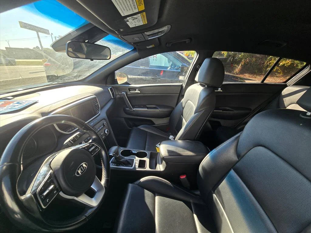 Used 2021 Red Kia S image 4