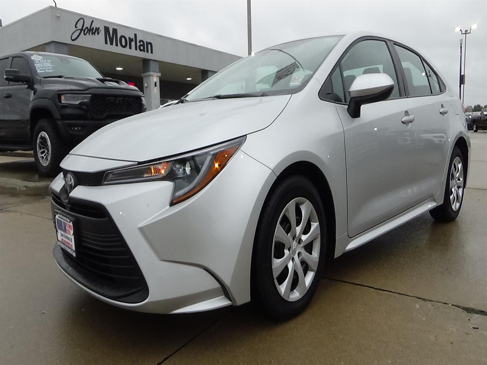 Used 2025 Classic Silver Metallic (1f7) Toyota LE image 3