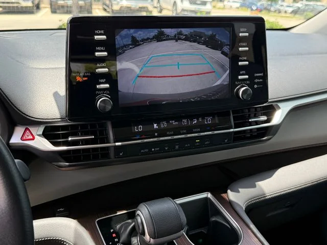 Certified Used 2022 Silver Toyota XLE image 19