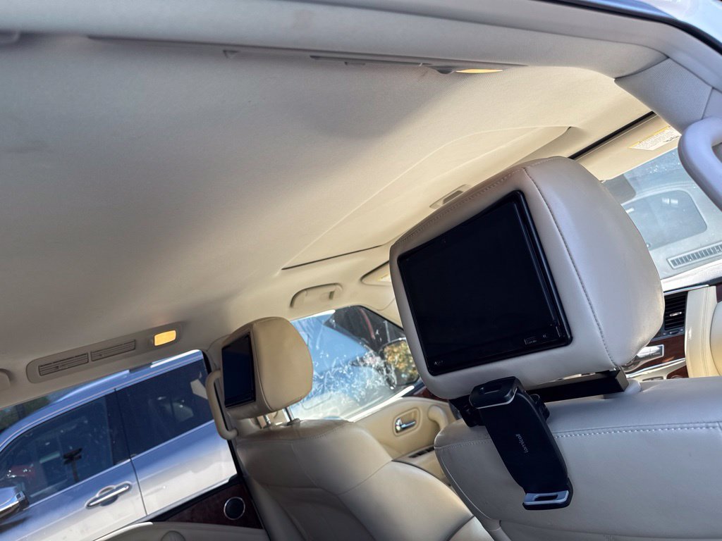 Used 2018 White INFINITI Base image 6