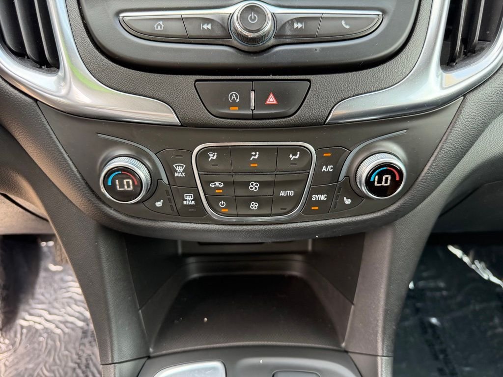 Used 2022 Silver Ice Metallic Chevrolet LT image 24