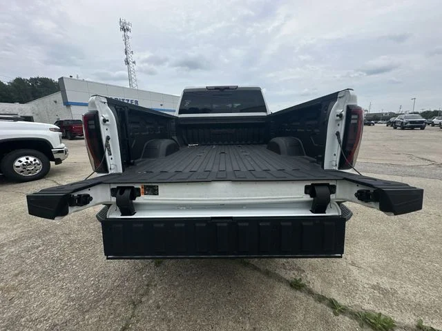 Used 2024 White GMC AT4 image 45