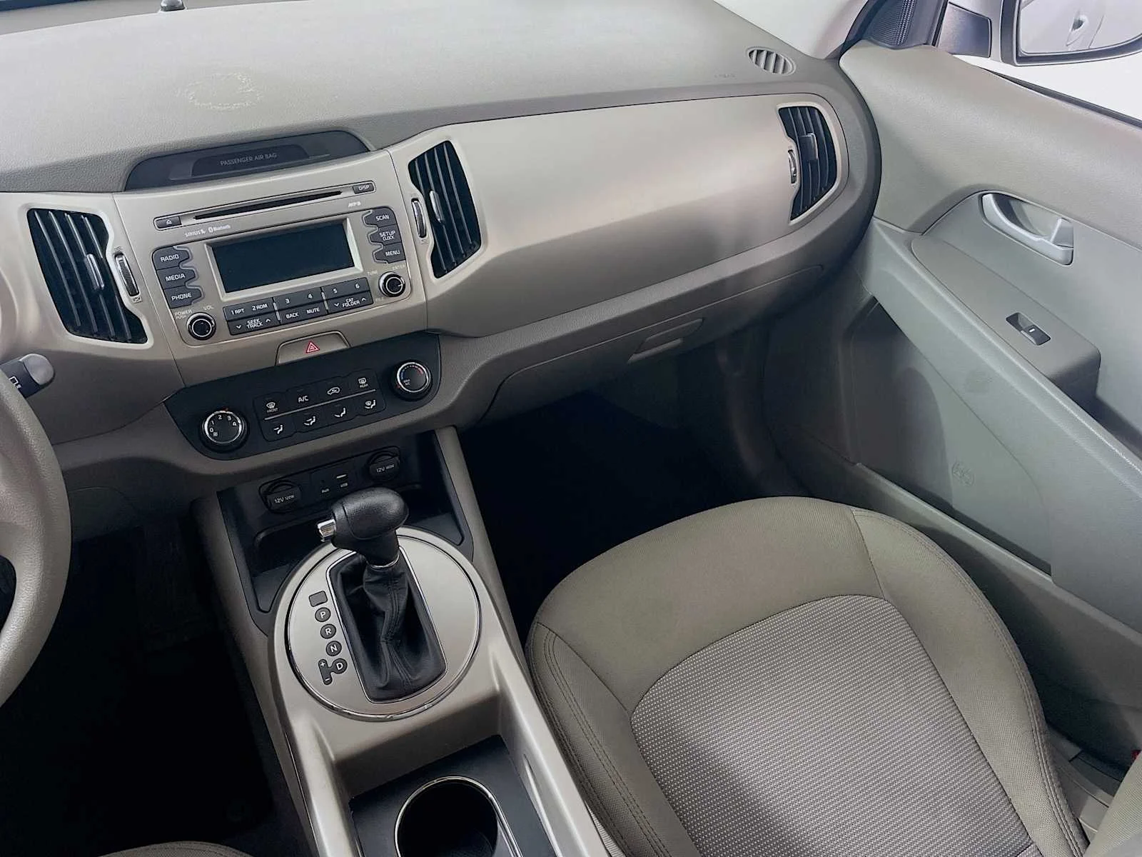Used 2016 Bright Silver Kia LX image 18