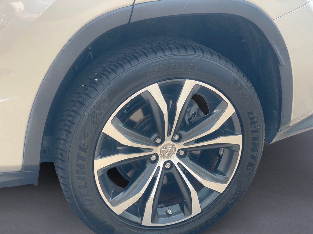 Used 2017 Atomic Silver Lexus Base image 24