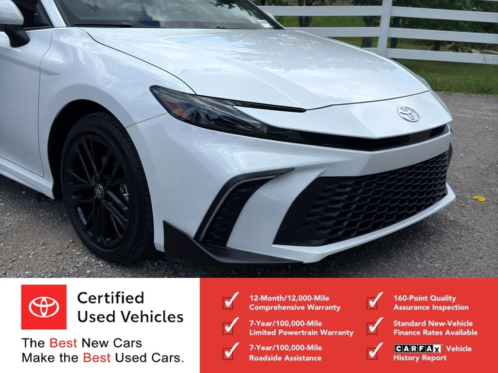 Used 2026 Ice Cap Toyota SE image 9