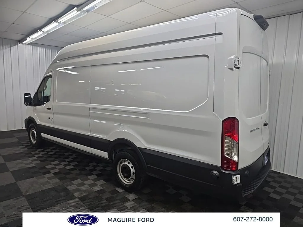 Used 2025 White Ford Base image 11