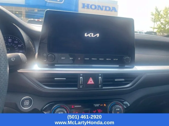 Used 2022 Aurora Black Kia GT image 13