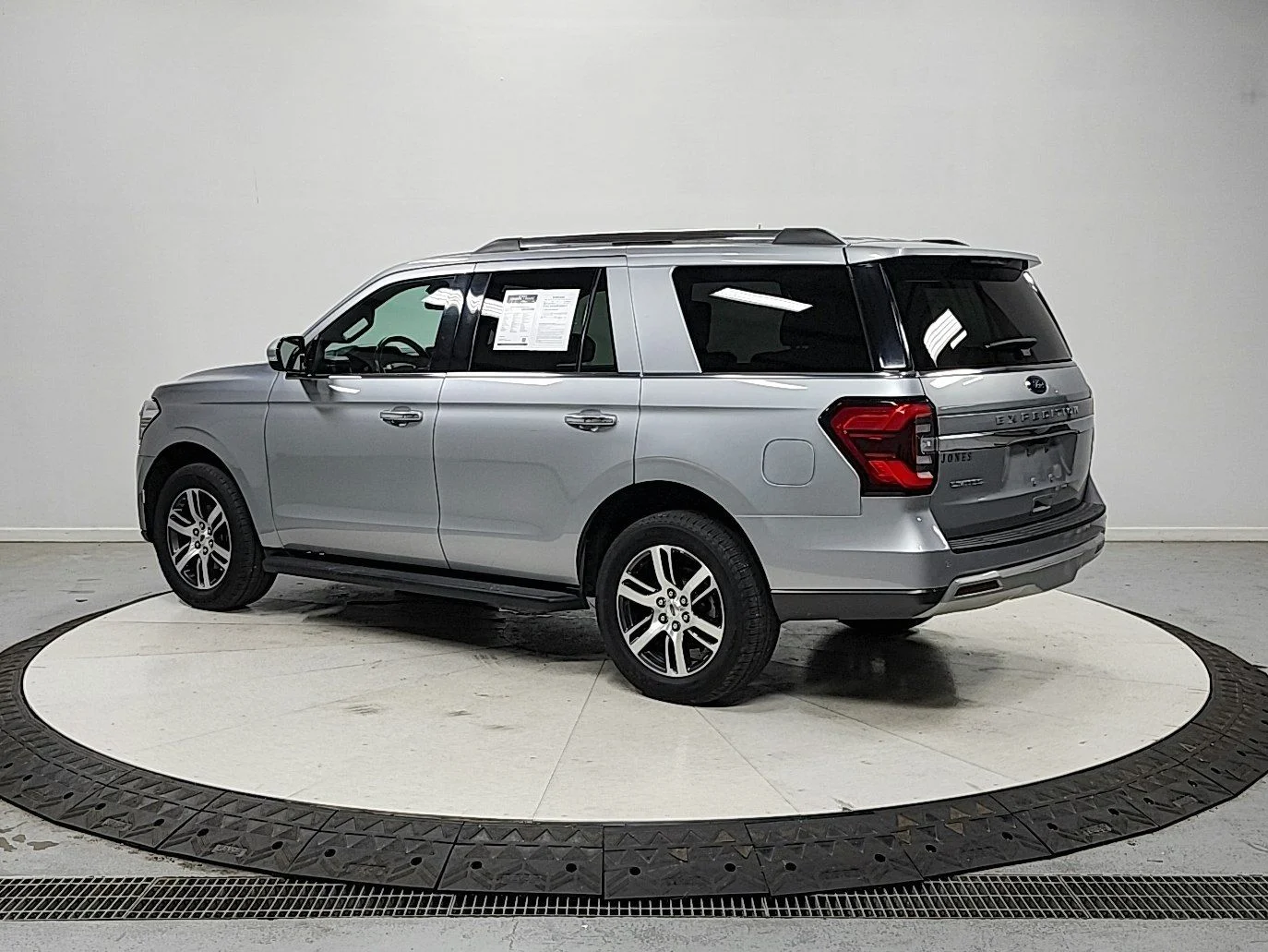 Used 2024 Silver Ford Limited image 6
