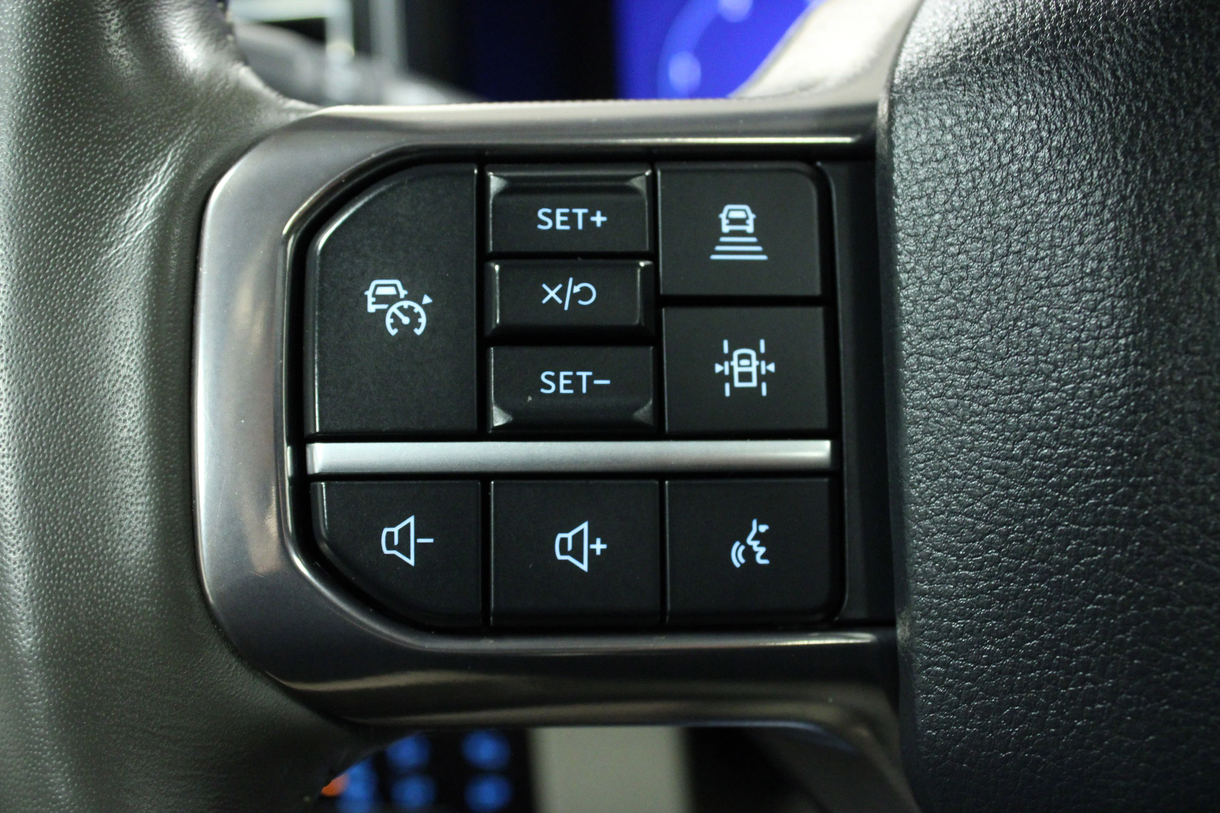 Used 2025 Agate Black Metallic Ford Platinum image 20
