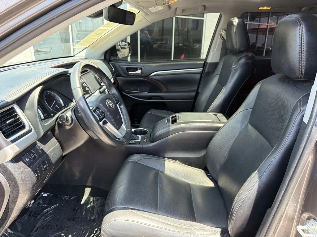 Used 2019 Predawn Gray Mica Toyota Limited image 22