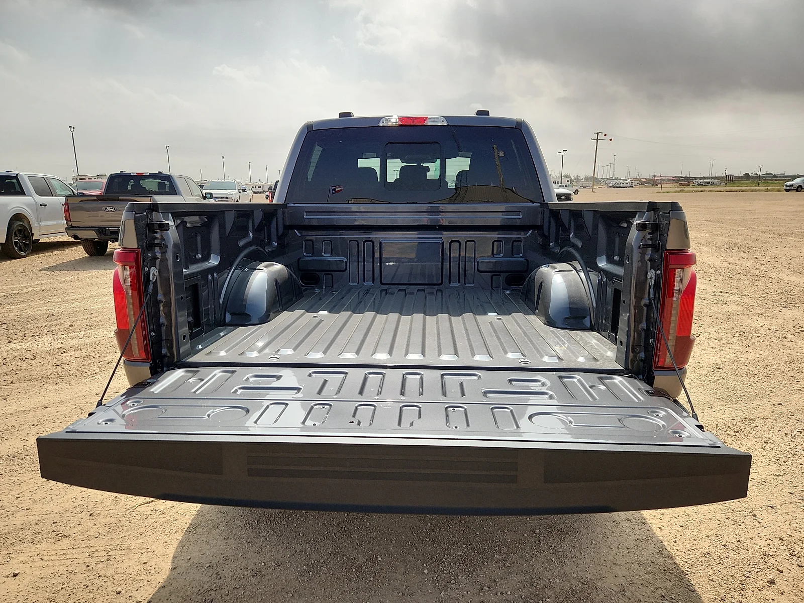 New 2026 Carbonized Gray Metallic Ford XLT image 12