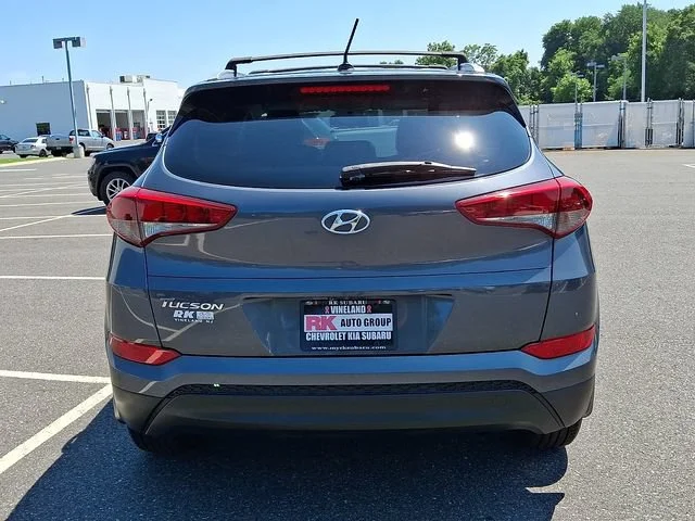 Used 2017 Gray Hyundai SE image 6