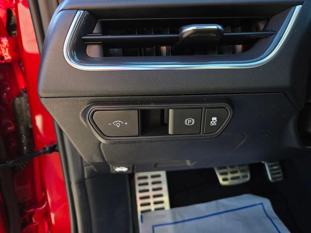 Used 2025 Red Kia GT-Line Turbo image 15