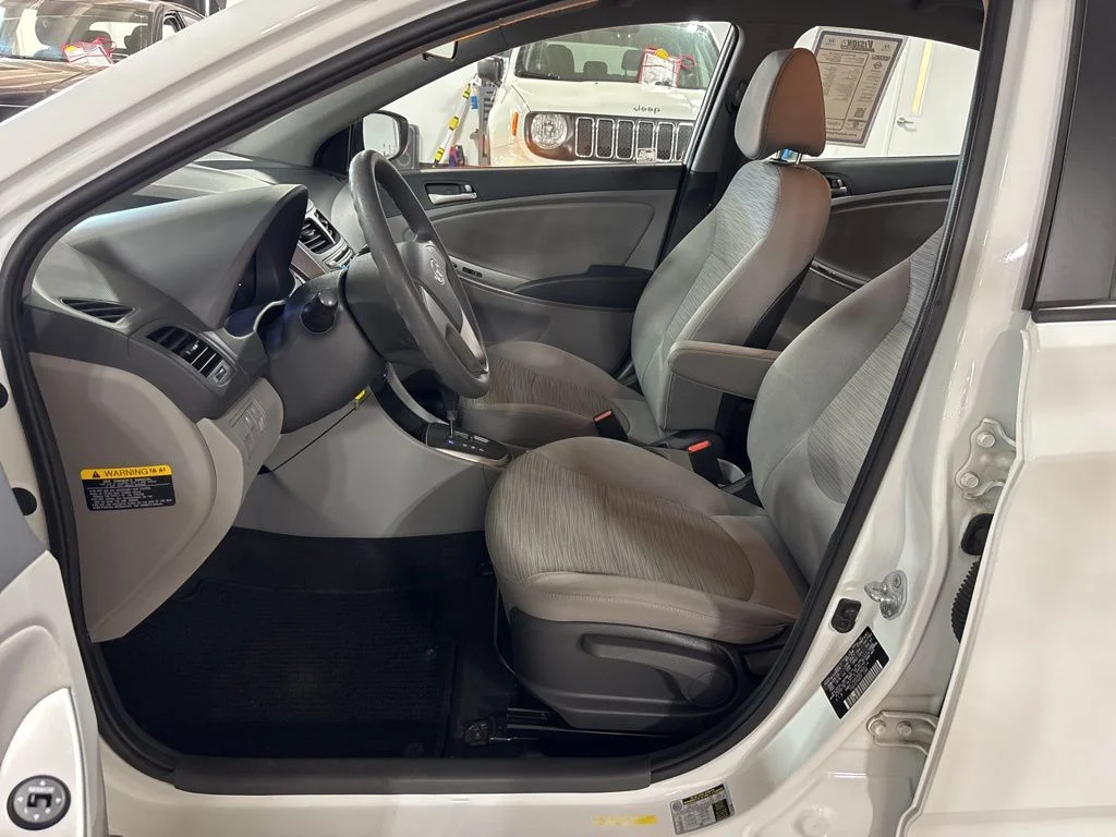 Used 2016 White Hyundai SE image 20