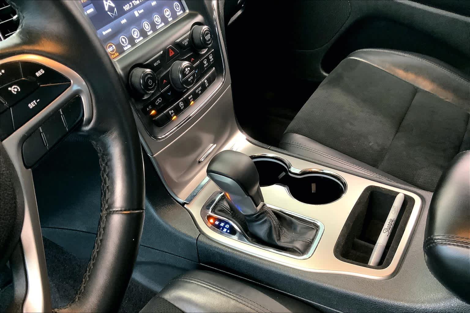 Used 2018 Bright White Clearcoat Jeep Altitude image 16