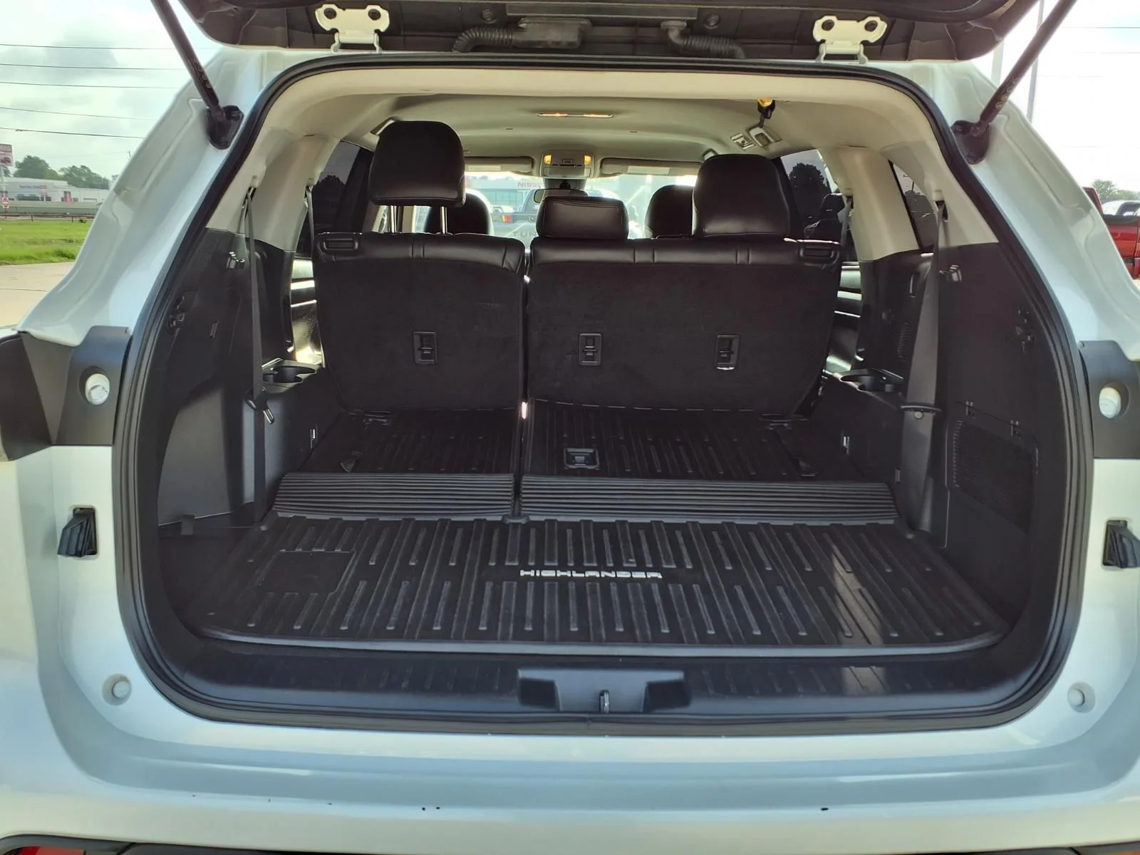 Used 2022 Beige Toyota L image 8