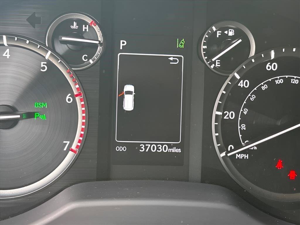 Used 2023 Black Onyx Lexus GX 460 Premium image 26