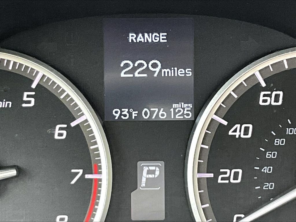 Used 2018  Acura Base image 15