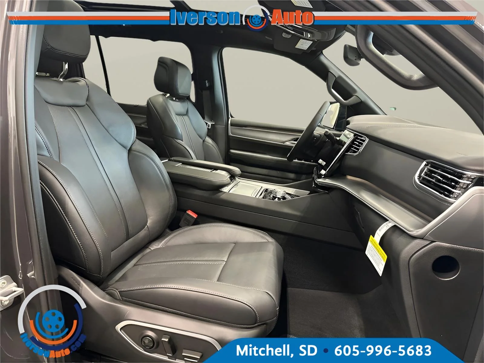 New 2026 Baltic Gray Metallic Clearcoat Jeep Limited Reserve image 38