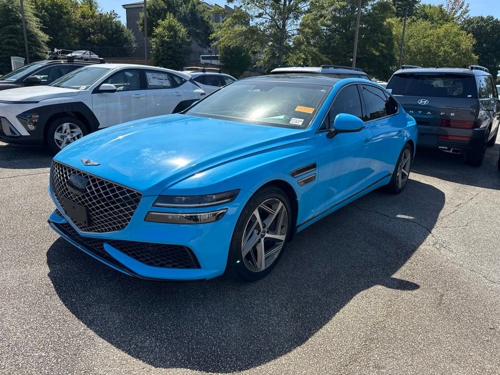Used 2023 White Genesis 3.5T image 1
