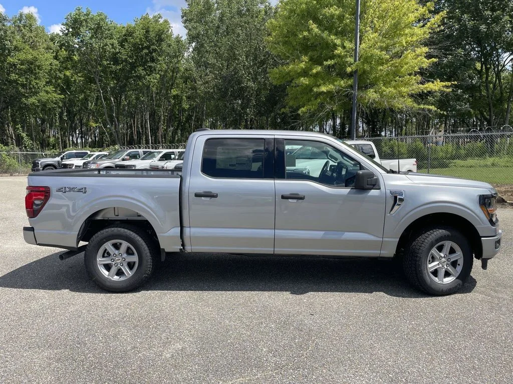 New 2026 Silver Ford XLT image 2