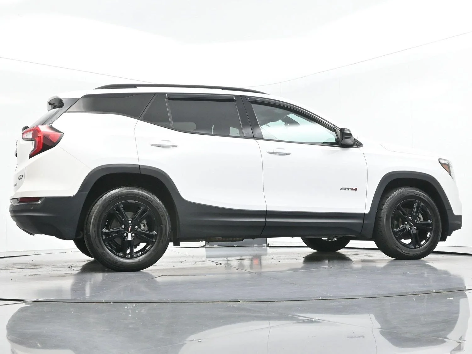 Used 2022 Summit White GMC AT4 image 58