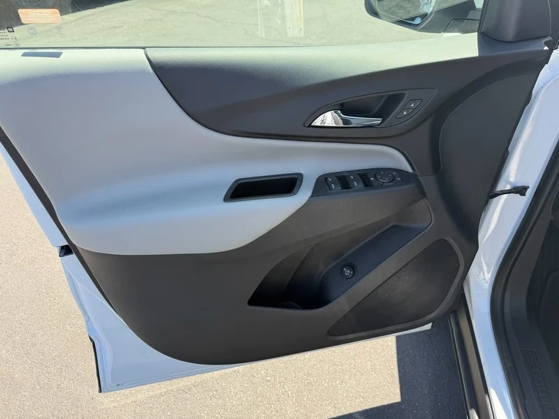 Used 2022 IRIDESCENT PEARL TRICOAT Chevrolet LT image 15