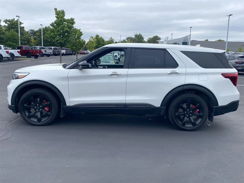 Used 2022 Star White Metallic Tri-Coat Ford ST image 8