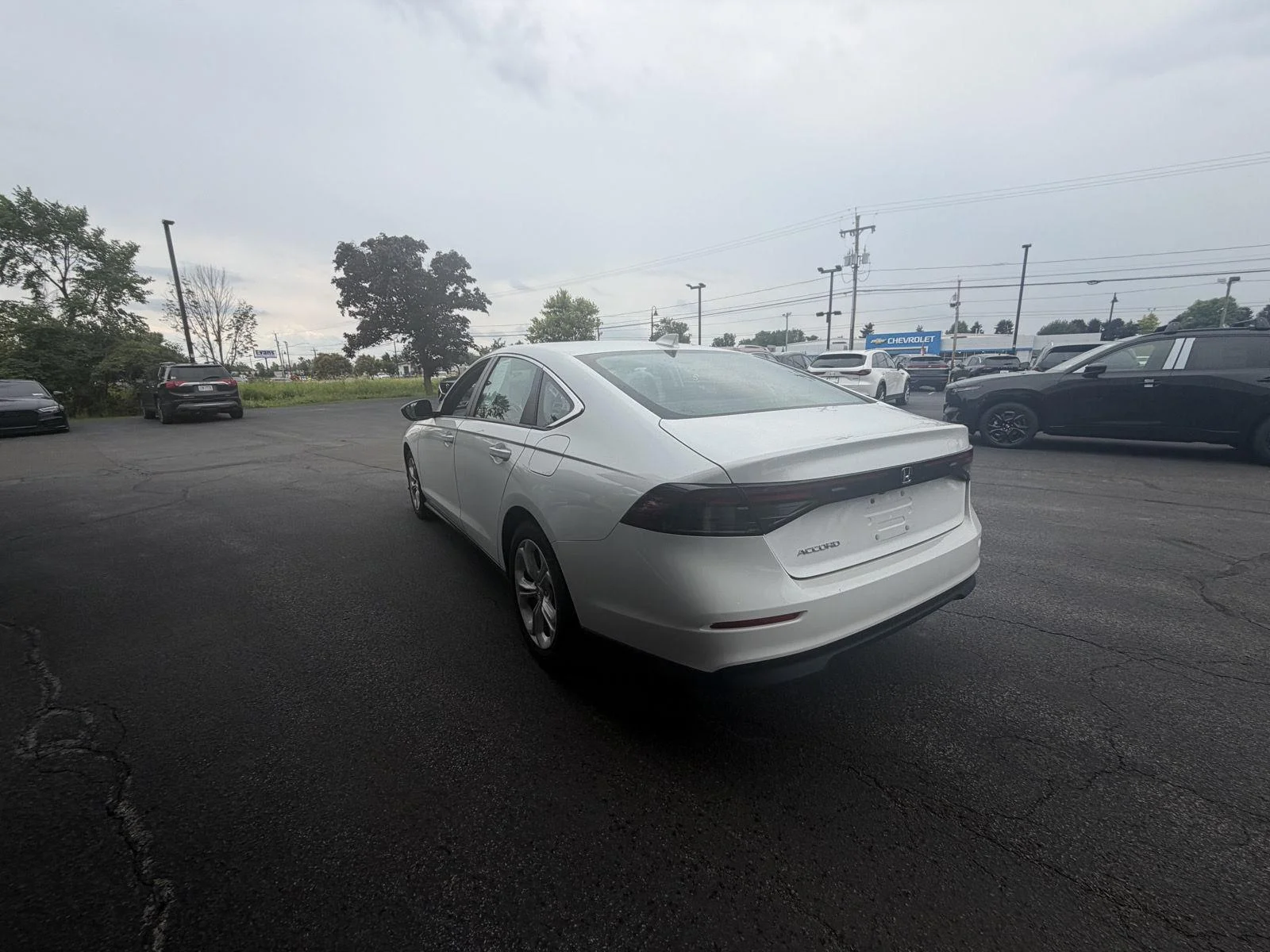 Used 2024 Platinum White Pearl Honda LX image 6