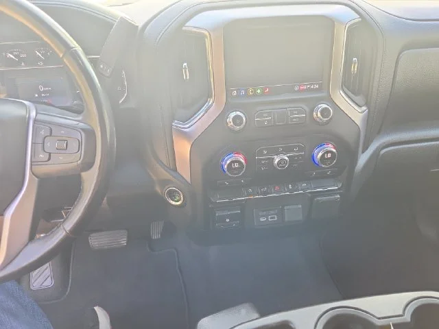 Used 2020 White GMC SLT image 18