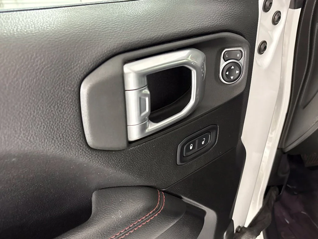 Used 2022 White Jeep Rubicon image 30