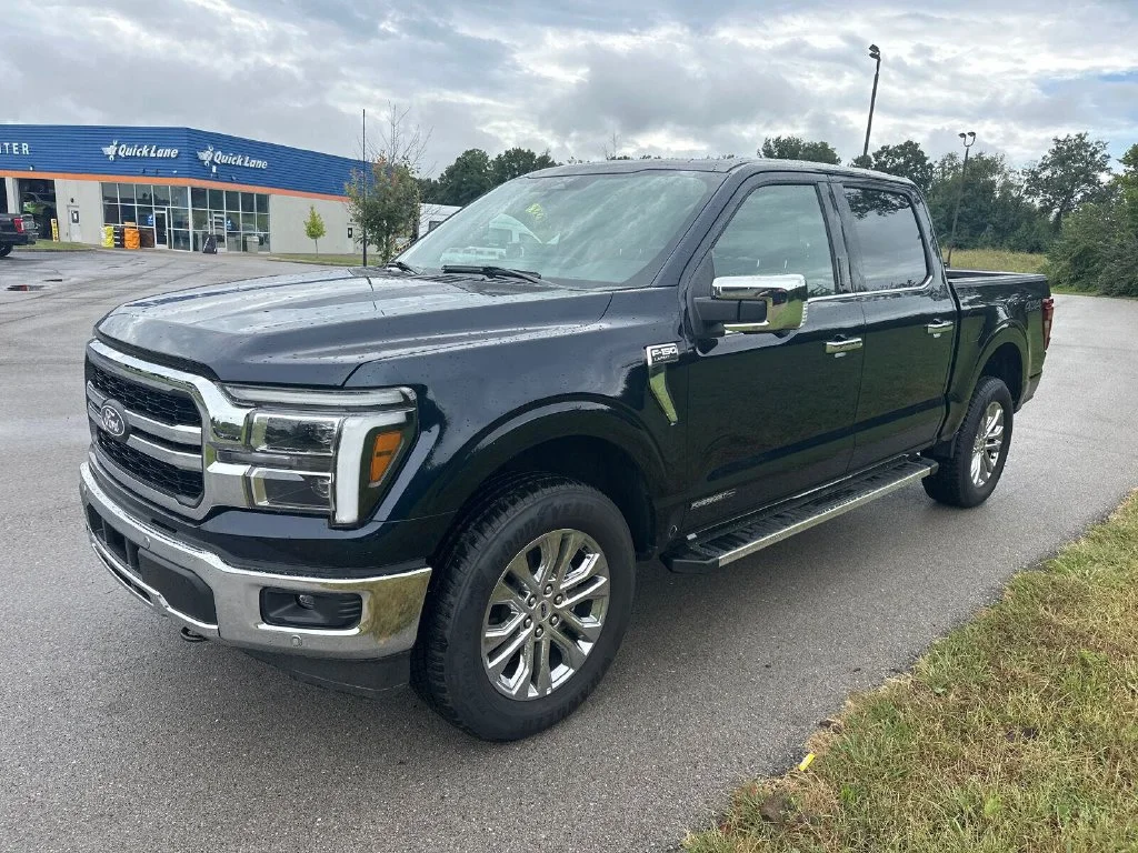 New 2026 Blue Ford Lariat image 4