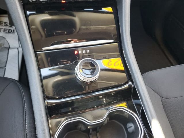 Used 2023 White Jeep Laredo image 19